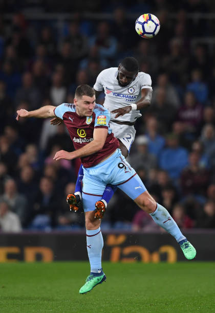 转会市场中 转会市场中