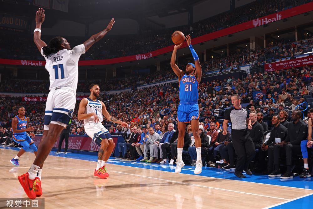 当球场上出 当球场上出