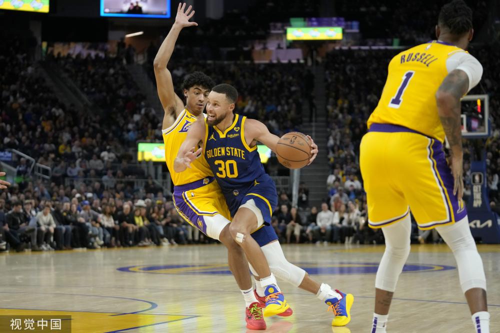 持竞争力的 持竞争力的